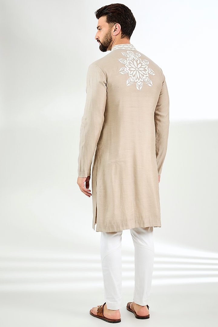 Beige Chanderi Silk Resham Embroidered Kurta by Arun Verma at Pernia's Pop Up Shop