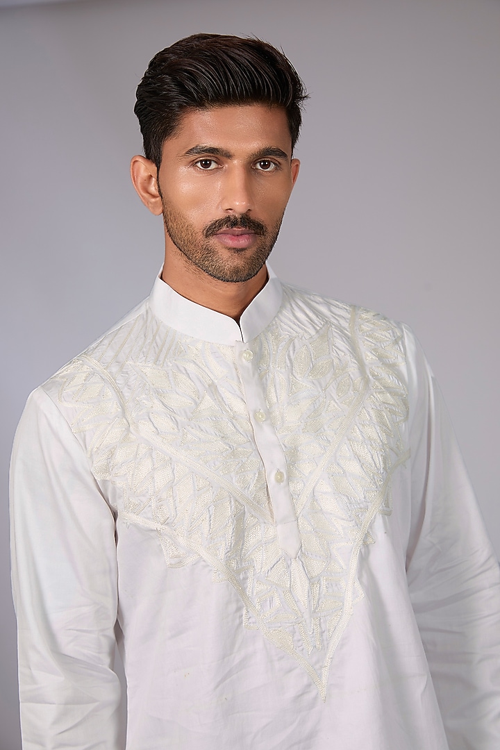 White Cotton Satin Aari Embroidered Short Kurta by Arun Verma at Pernia's Pop Up Shop