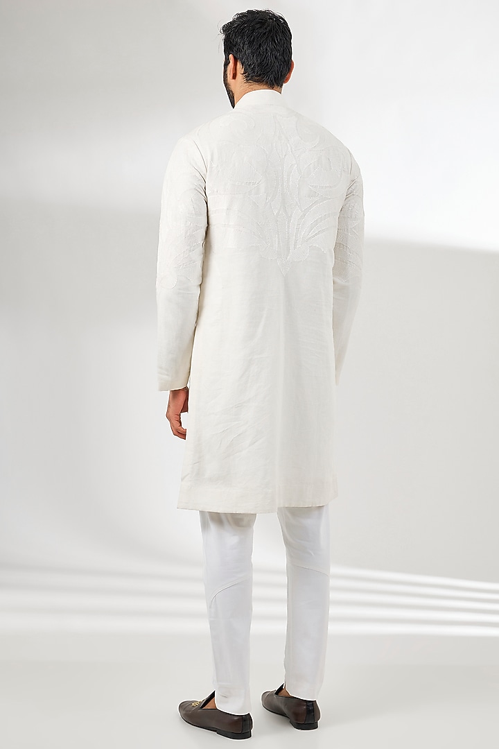 White Linen Resham Embroidered Kurta by Arun Verma at Pernia's Pop Up Shop