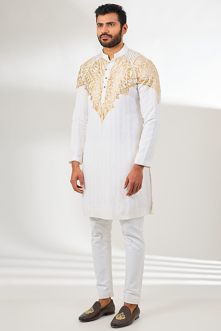 Ivory Chanderi Applique Embroidered Long Kurta by Arun Verma at Pernia's Pop Up Shop