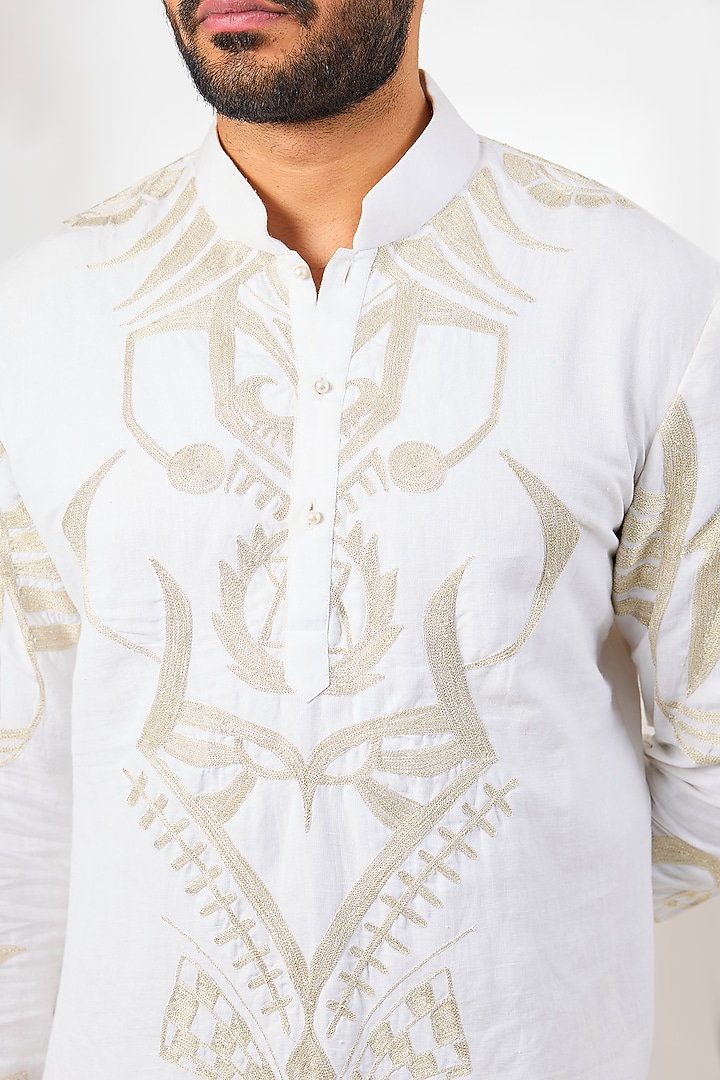 Ivory Silk Resham & Aari Embroidered Short Kurta by Arun Verma at Pernia's Pop Up Shop