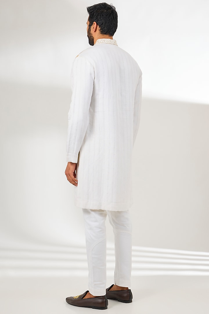 Ivory Chanderi Applique & Thread Work Kurta by Arun Verma at Pernia's Pop Up Shop