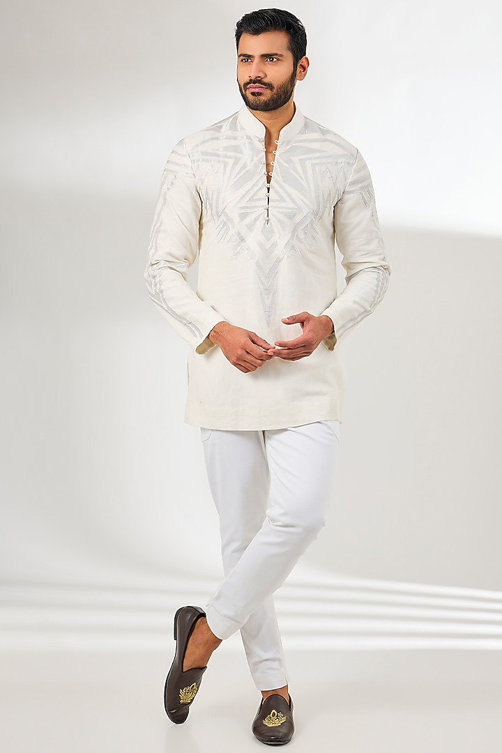 White Linen Applique Embroidered Short Kurta by Arun Verma at Pernia's Pop Up Shop