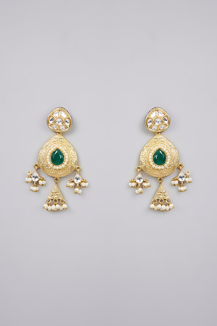 Gold Finish Kundan Polki & Emerald Green Stone Necklace Set by Aura Trends at Pernia's Pop Up Shop