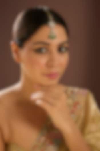 Gold Finish Kundan Polki & Green Gemstone Maangtikka by Auraa Trends at Pernia's Pop Up Shop
