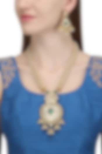 Gold Plated Kundan Necklace Set by Auraa Trends