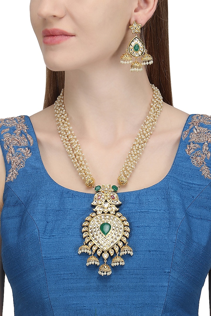 Gold Plated Kundan Necklace Set by Auraa Trends
