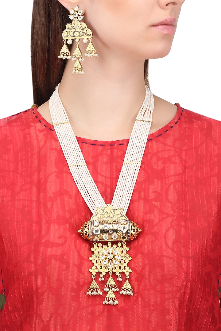 Gold Plated Kundan and Textured Jhumki Drops Necklace Set by Auraa Trends