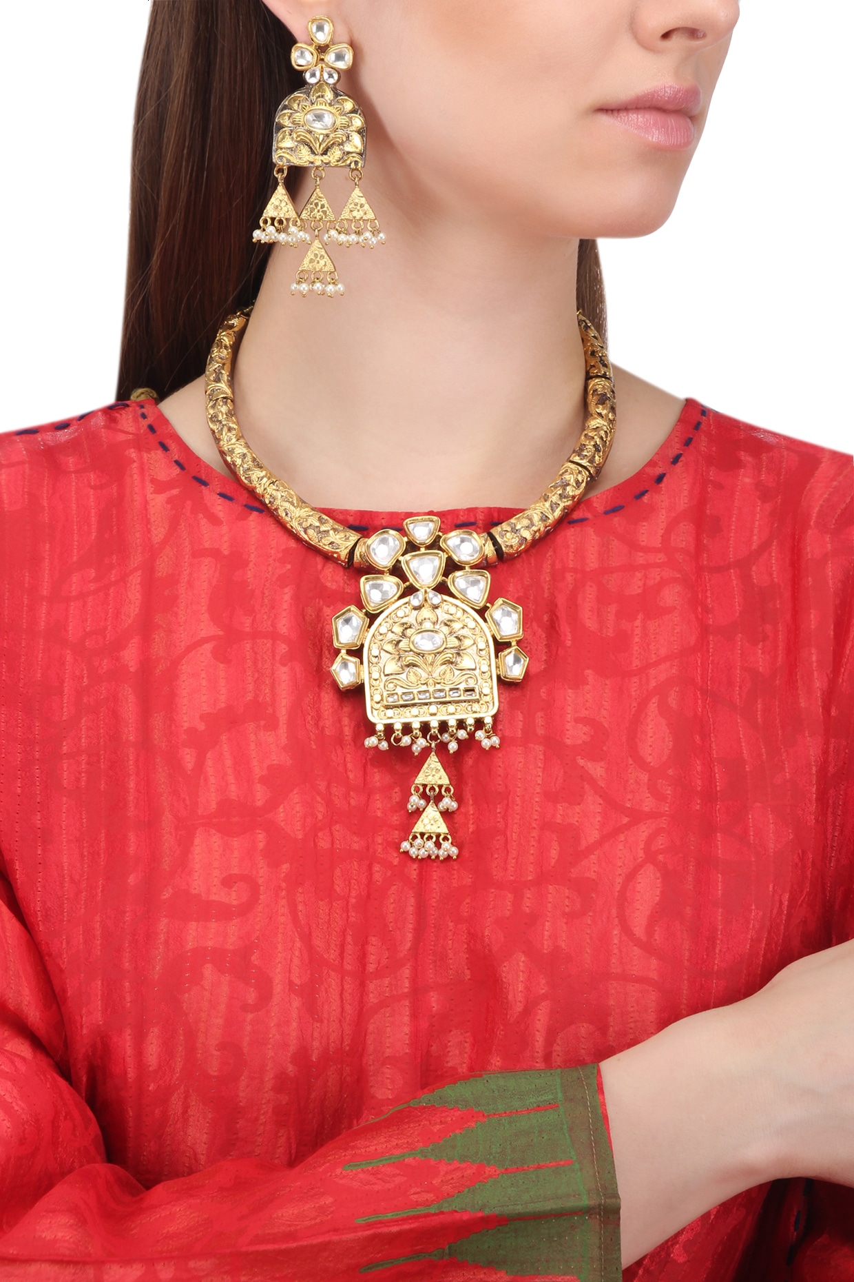 Antique gold finish kundan hasli 