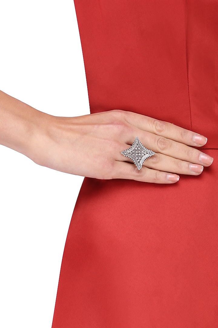 Auraa Trends presents Antique silver finish star ring available only at Pernia's Pop Up Shop.