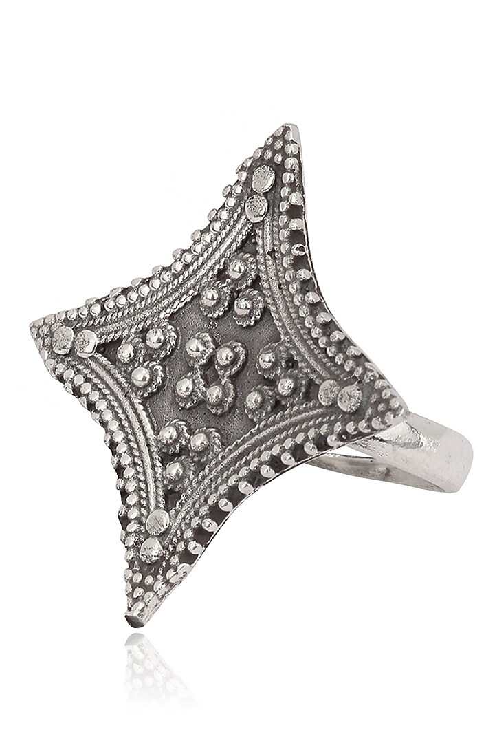 Auraa Trends presents Antique silver finish star ring available only at Pernia's Pop Up Shop.