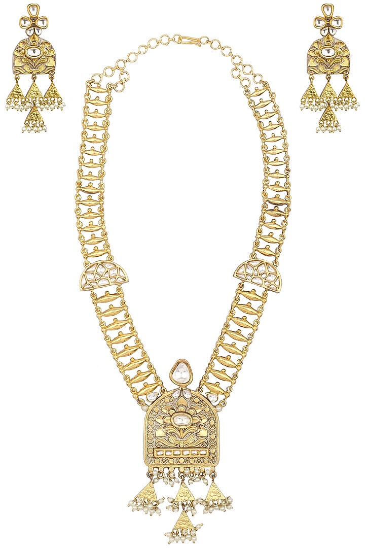 Gold finish kundan textured necklace set available only at Pernia's Pop Up Shop.