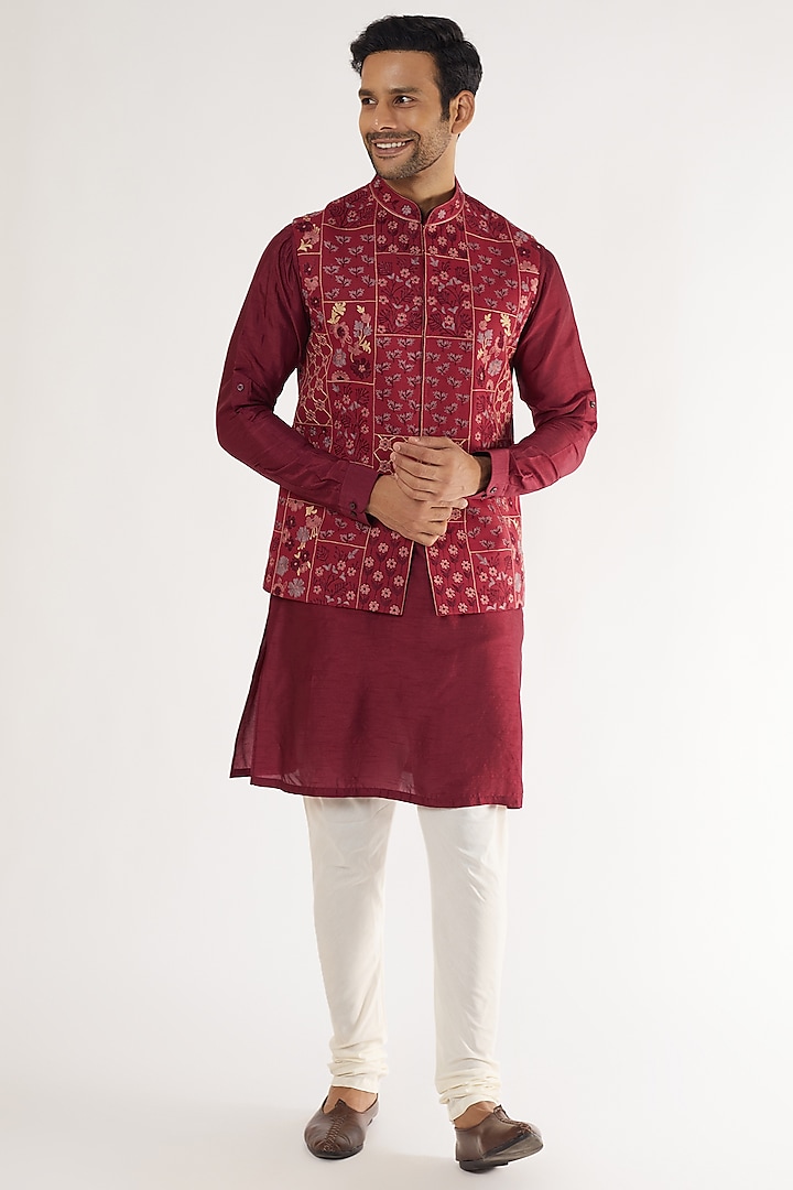 Red Silk Embroidered Bundi Jacket Set by AVEGA