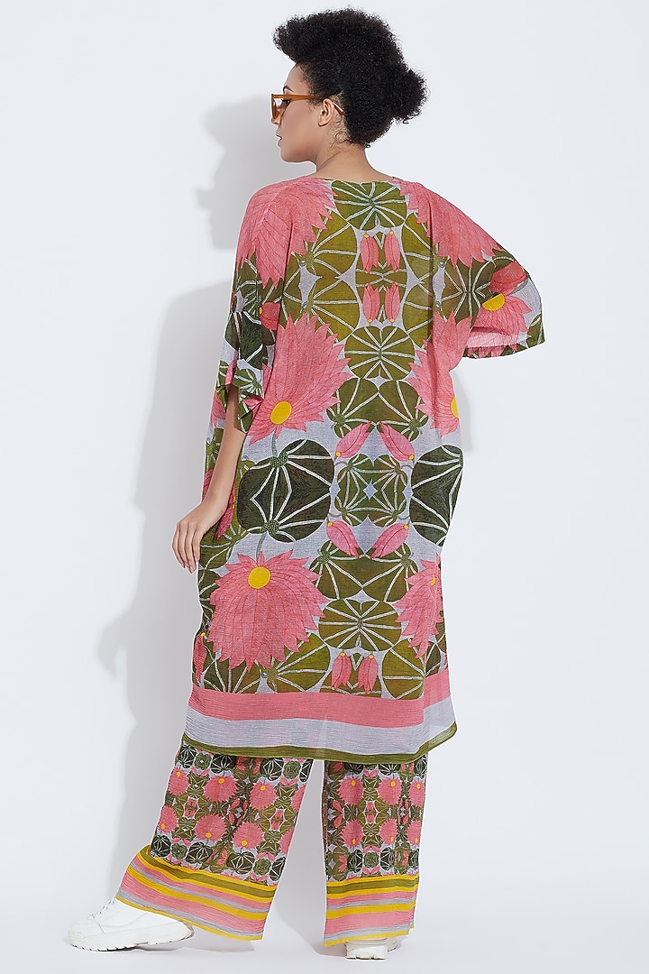 Pink & Green Wrinkled Printed Pants by Aartivijay Gupta at Pernia's Pop Up Shop