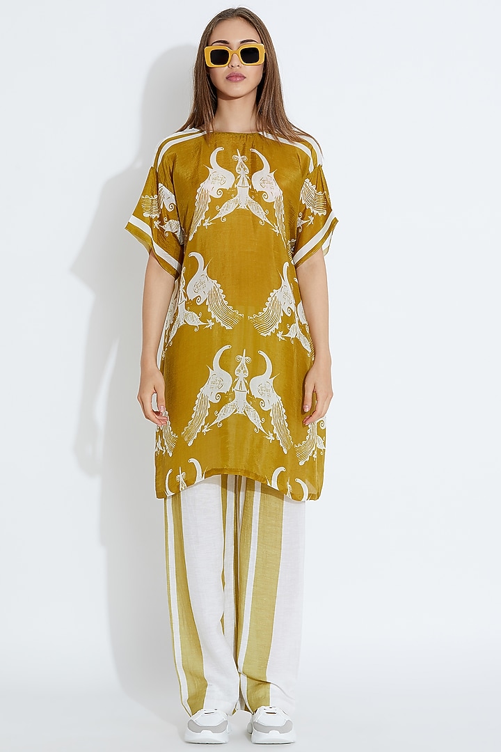 Green & White Printed Pants by Aartivijay Gupta at Pernia's Pop Up Shop