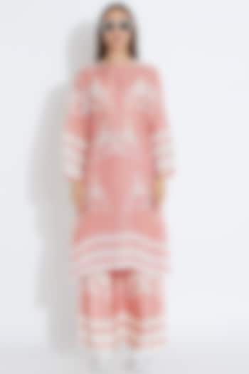 Pink & White Peacock Printed Kurta by Aartivijay Gupta at Pernia's Pop Up Shop