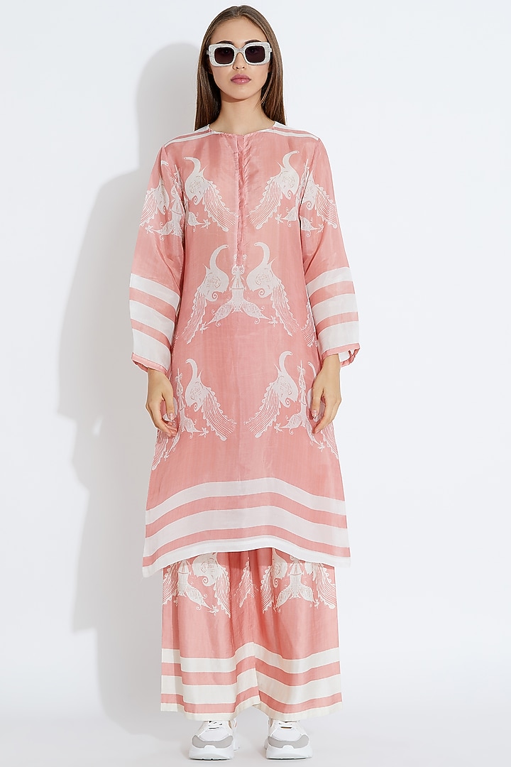 Pink & White Peacock Printed Kurta by Aartivijay Gupta at Pernia's Pop Up Shop