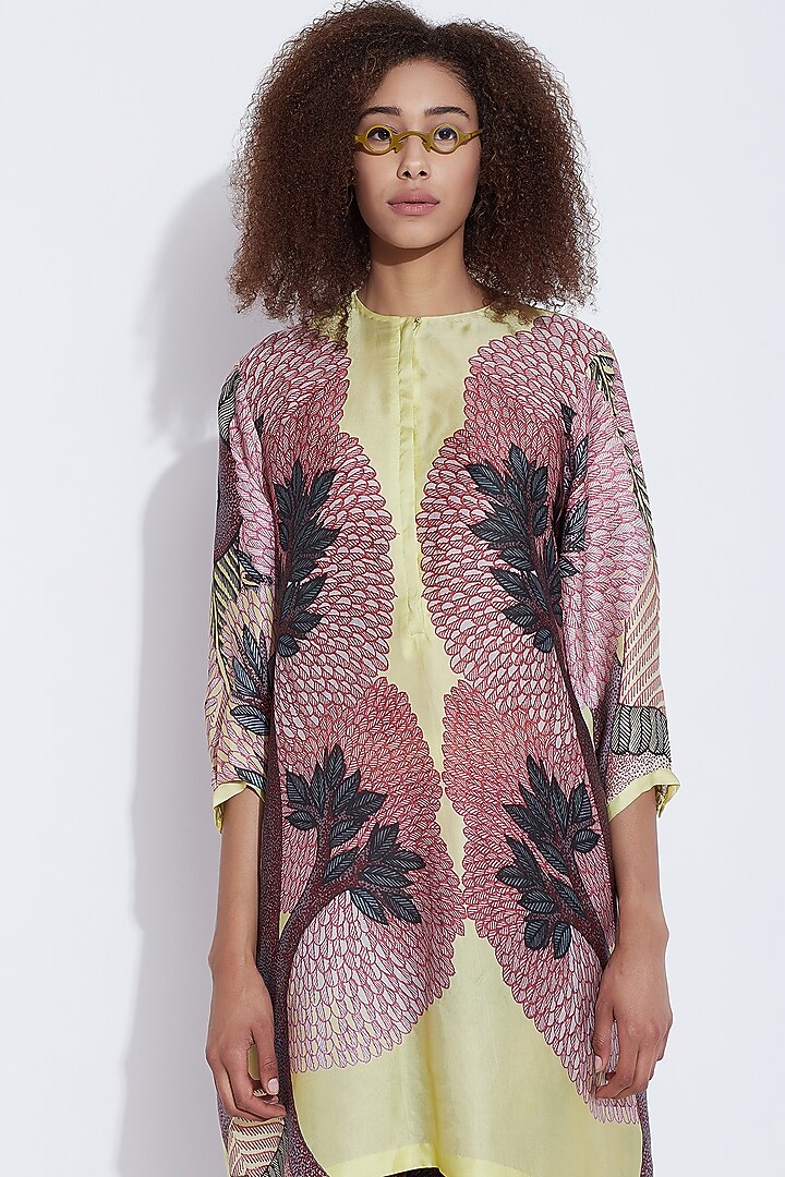 Yellow & Multi Colored Printed Tunic by Aartivijay Gupta at Pernia's Pop Up Shop
