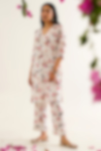 White Georgette Floral Printed Kurta Set by AVAHA at Pernia's Pop Up Shop