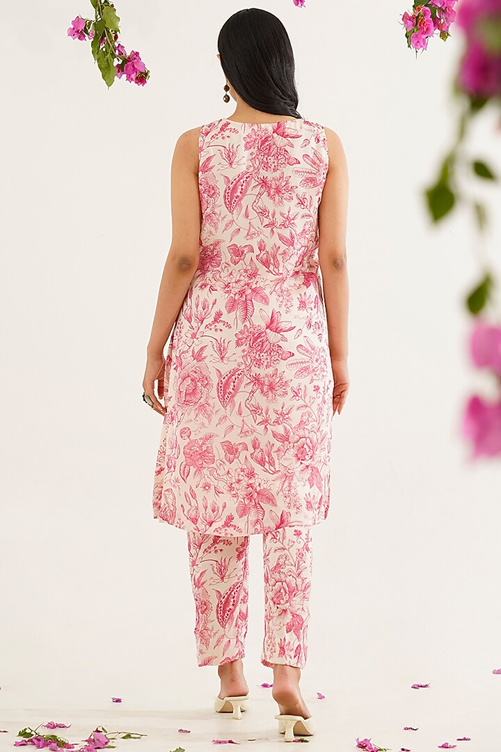 White Tabby Silk Floral Printed Kurta Set by AVAHA at Pernia's Pop Up Shop