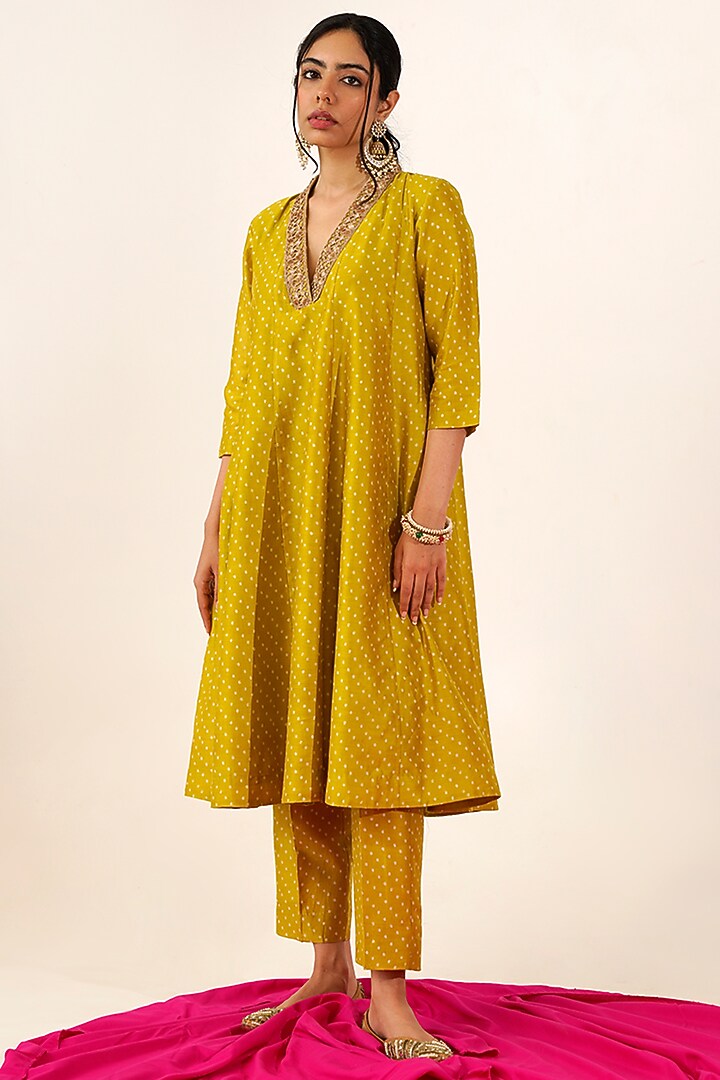 Automic Yellow Pure Chanderi Kurta Set by AVAHA at Pernia's Pop Up Shop