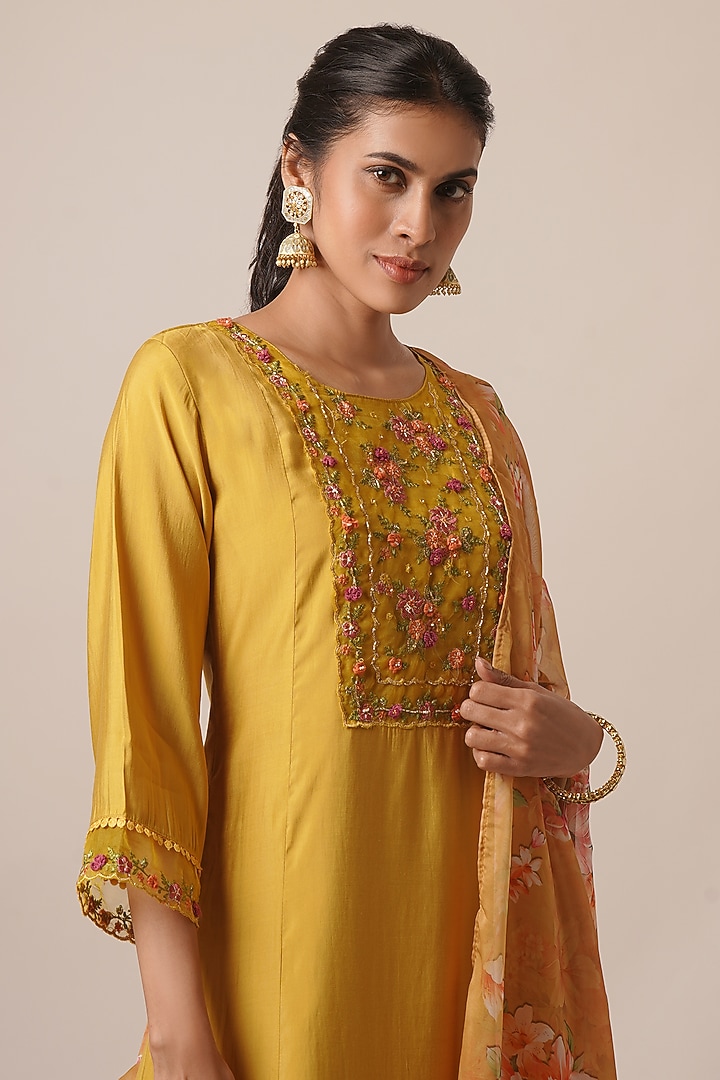 Yellow Pure Viscose Silk Thread Work A-Line Kurta Set by AVAHA at Pernia's Pop Up Shop