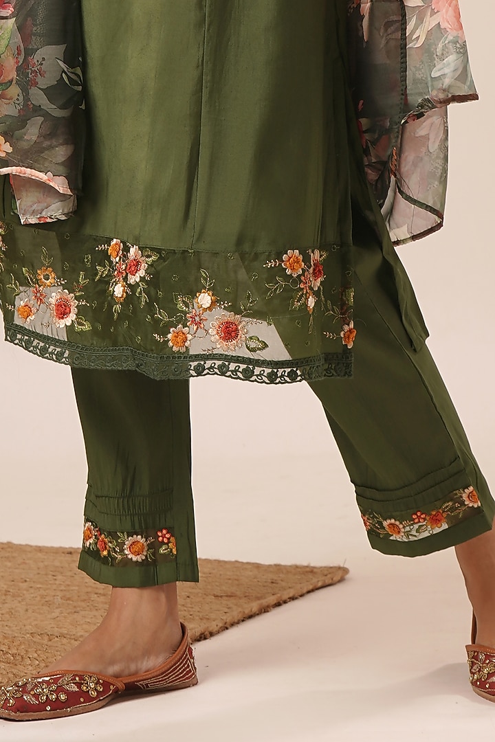 Green Pure Viscose Silk Thread Work A-Line Kurta Set by AVAHA at Pernia's Pop Up Shop