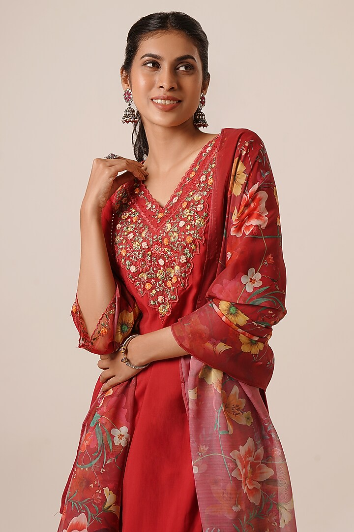 Red Pure Viscose Silk Thread Work A-Line Kurta Set by AVAHA at Pernia's Pop Up Shop