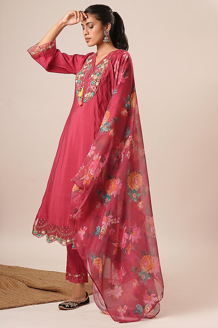 Pink Pure Viscose Silk Thread Work A-Line Kurta Set by AVAHA at Pernia's Pop Up Shop