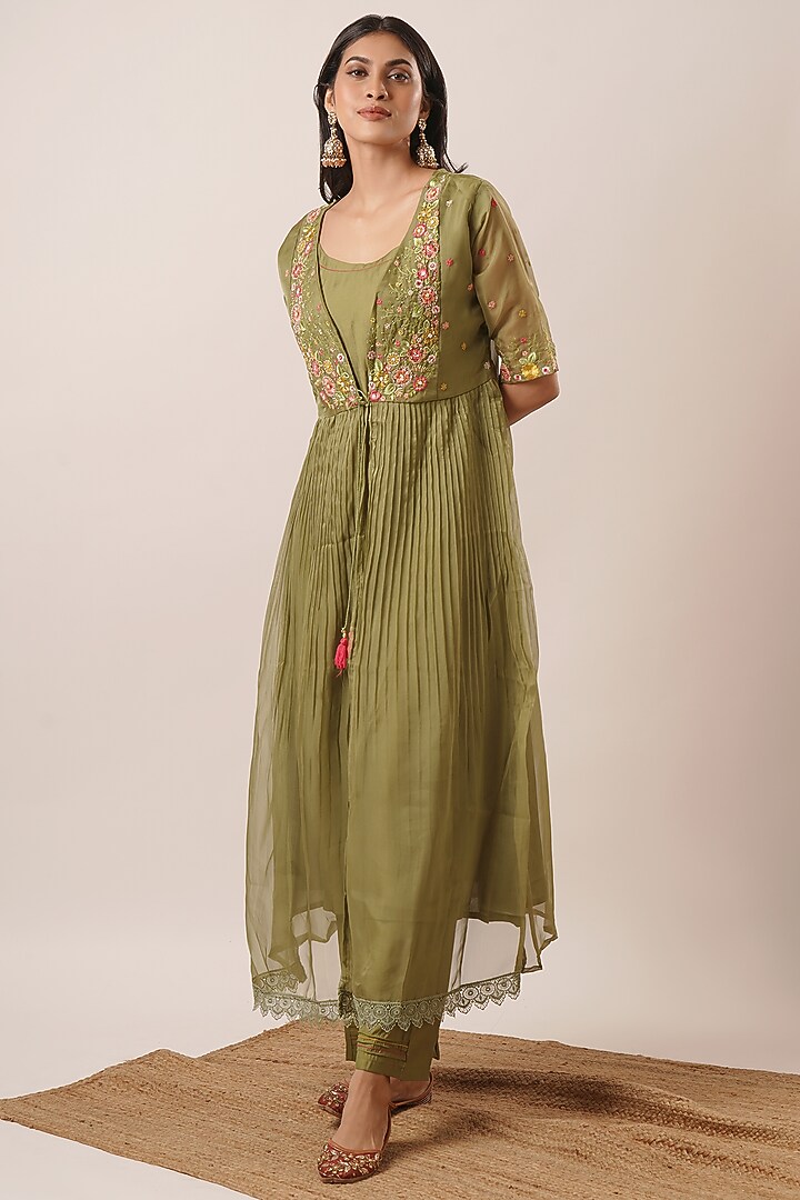 Green Viscose Silk Thread Embroidered Jacket Kurta Set by AVAHA at Pernia's Pop Up Shop