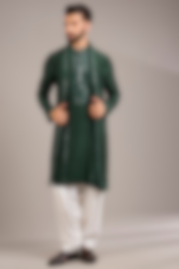 Mehendi Green Bemberg Linen Silk Kurta Set by Ankit V Kapoor at Pernia's Pop Up Shop
