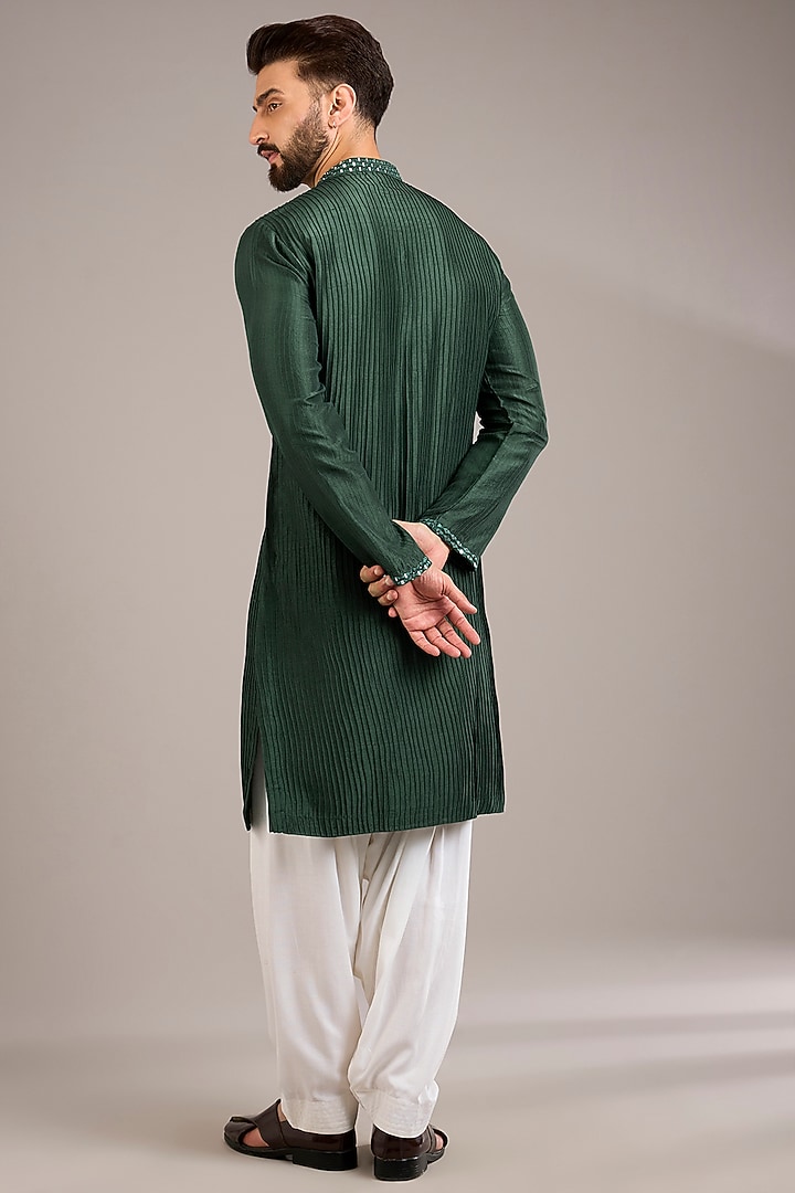 Mehendi Green Bemberg Linen Silk Kurta Set by Ankit V Kapoor at Pernia's Pop Up Shop