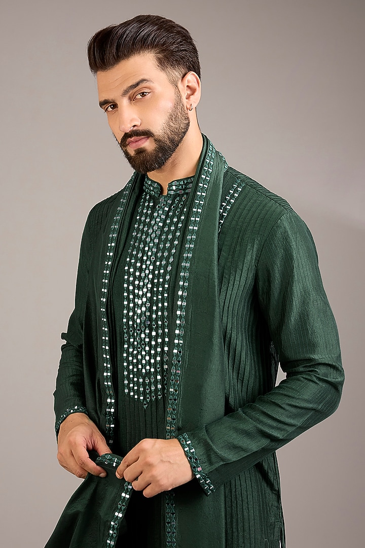 Mehendi Green Bemberg Linen Silk Kurta Set by Ankit V Kapoor at Pernia's Pop Up Shop