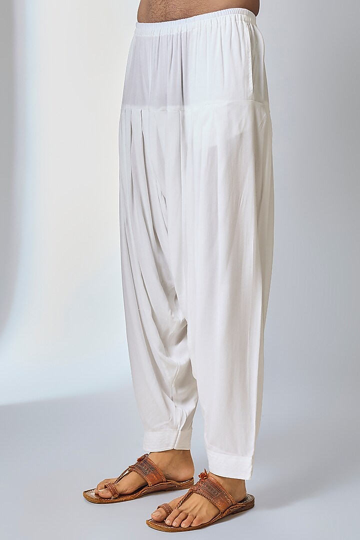 Ivory Bemberg Linen Silk Kurta Set by Ankit V Kapoor at Pernia's Pop Up Shop