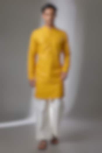 Yellow Viscose Cotton Silk Embroidered Kurta Set by Ankit V Kapoor at Pernia's Pop Up Shop