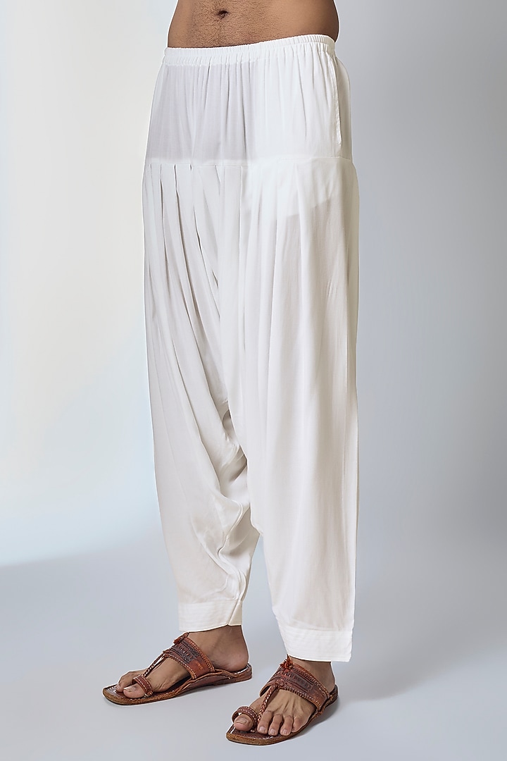 Ivory Bemberg Cotton Silk Kurta Set by Ankit V Kapoor at Pernia's Pop Up Shop