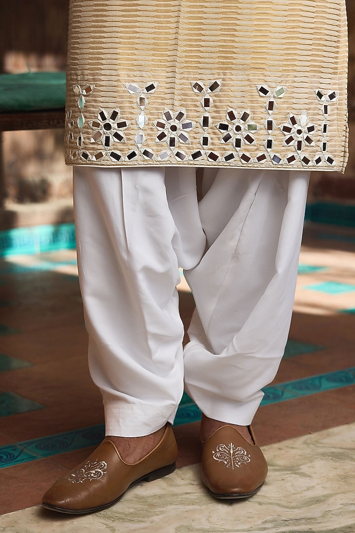 Off-White & Gold Silk Chanderi Hand Embroidered Kurta Set by Ankit V Kapoor at Pernia's Pop Up Shop