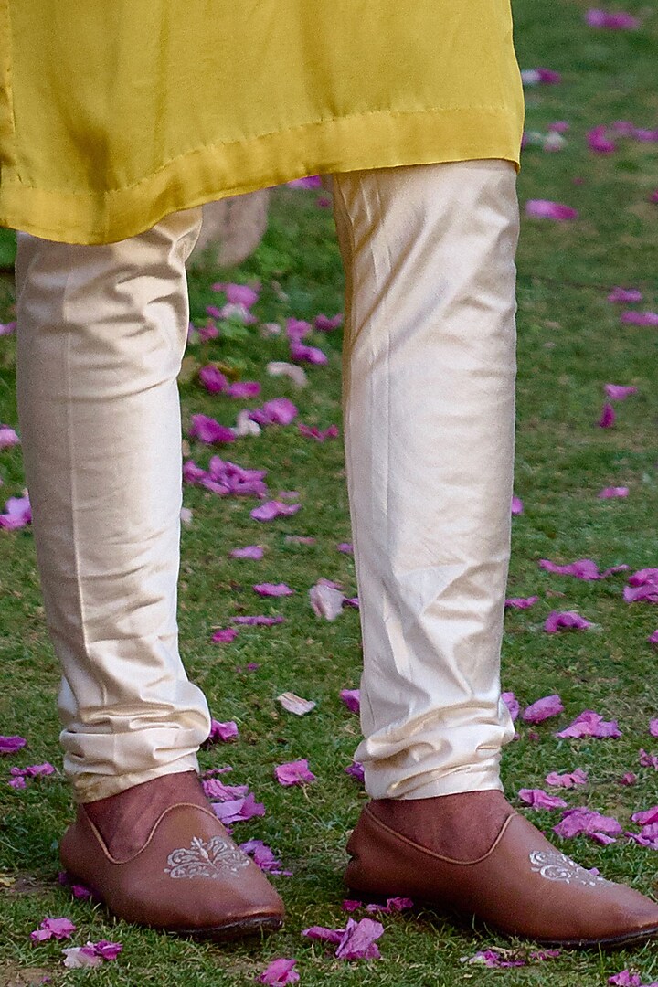 Yellow Viscose Silk Linen Thread Embroidered Kurta Set by Ankit V Kapoor at Pernia's Pop Up Shop
