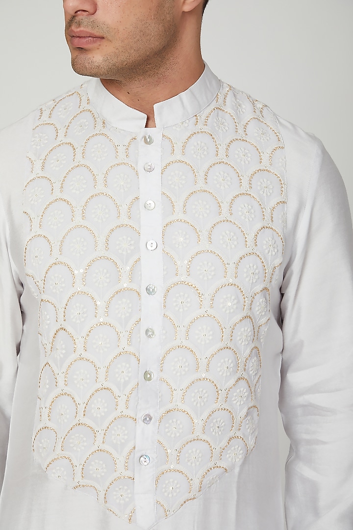 Grey Embroidered Kurta With Pants by Ankit V Kapoor at Pernia's Pop Up Shop