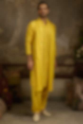 Yellow Georgette Machine Embroidered Kurta Set by Ankit V Kapoor at Pernia's Pop Up Shop