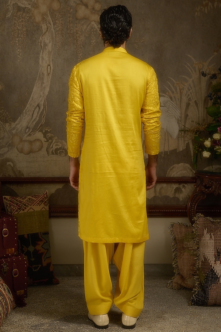 Yellow Georgette Machine Embroidered Kurta Set by Ankit V Kapoor at Pernia's Pop Up Shop