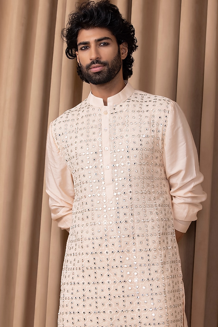 Dusty Rose Embroidered Kurta Set by Ankit V Kapoor at Pernia's Pop Up Shop
