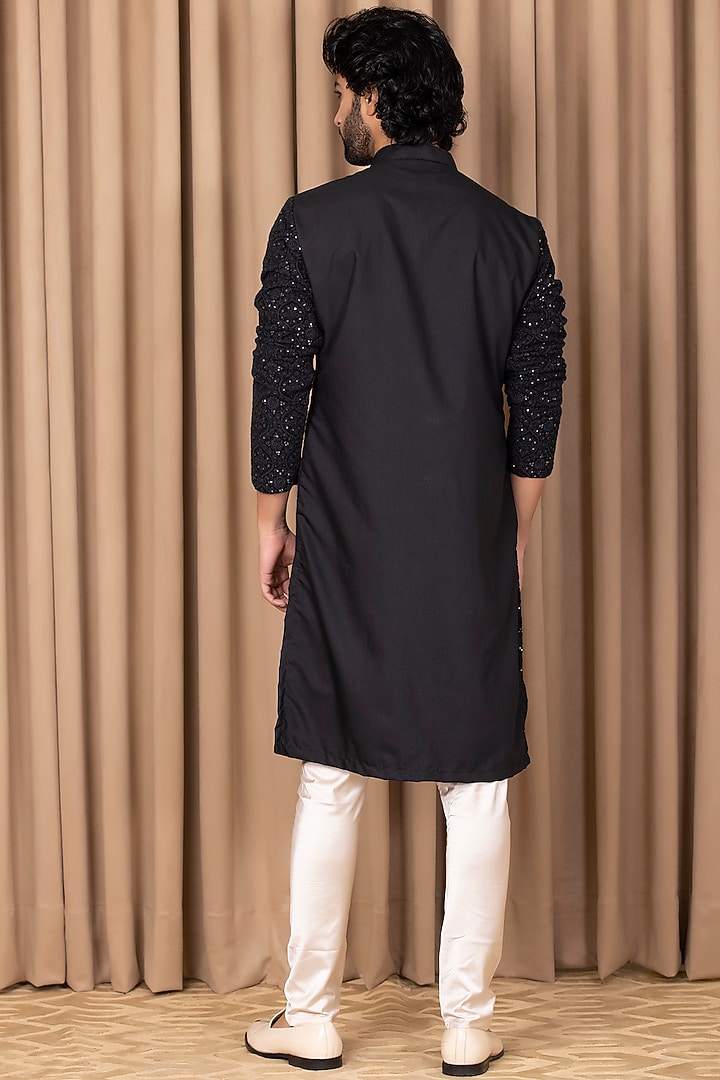 Black Embroidered Kurta Set by Ankit V Kapoor at Pernia's Pop Up Shop