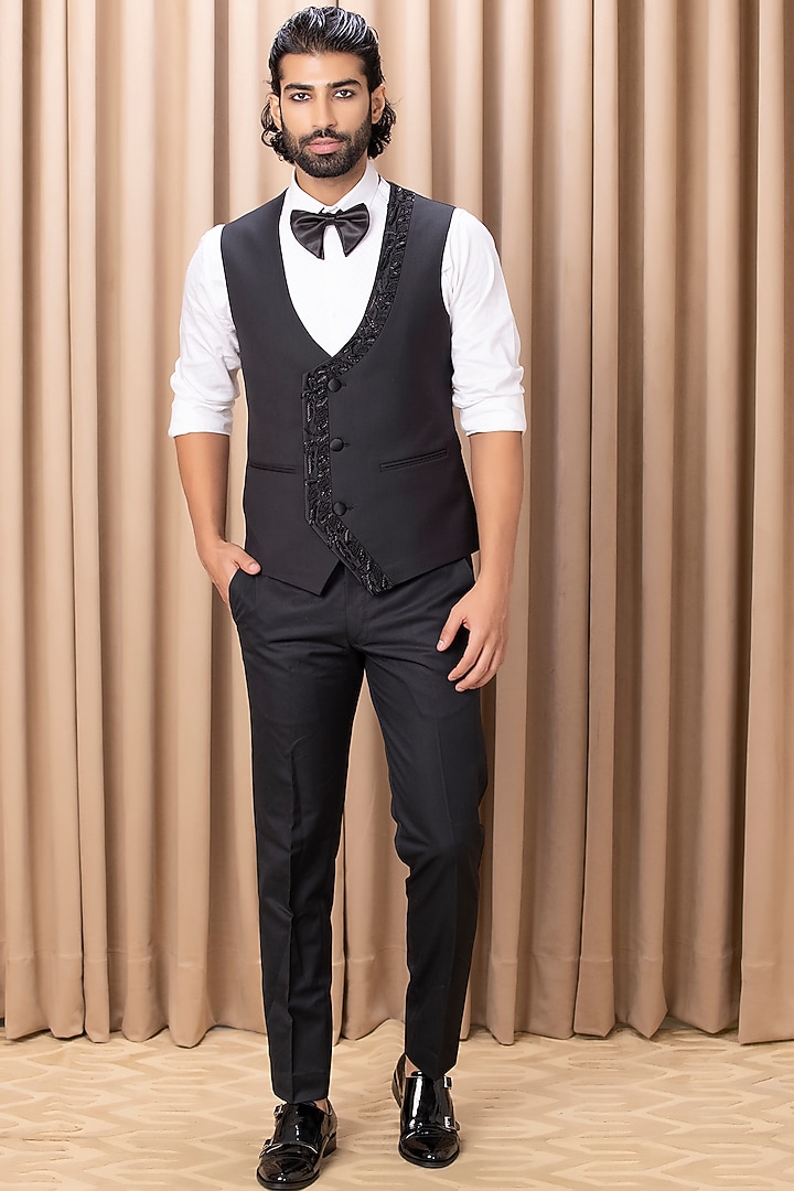 Black Suiting Embroidered Tuxedo Set by Ankit V Kapoor at Pernia's Pop Up Shop
