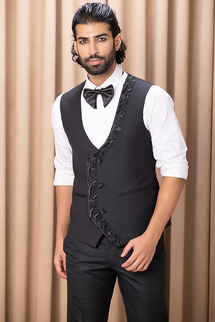 Black Suiting Embroidered Tuxedo Set by Ankit V Kapoor at Pernia's Pop Up Shop