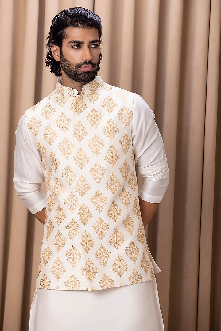 Off-White Embroidered Nehru Jacket With Kurta Set by Ankit V Kapoor at Pernia's Pop Up Shop