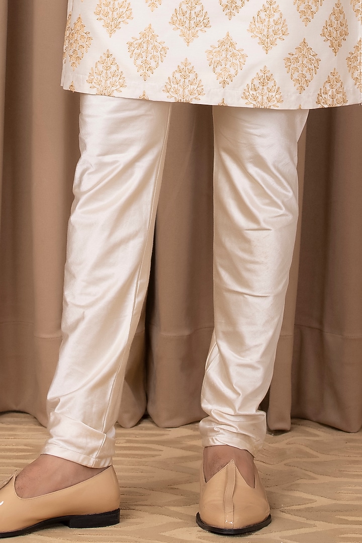 Ivory Cotton Silk Machine Embroidered Kurta Set by Ankit V Kapoor at Pernia's Pop Up Shop