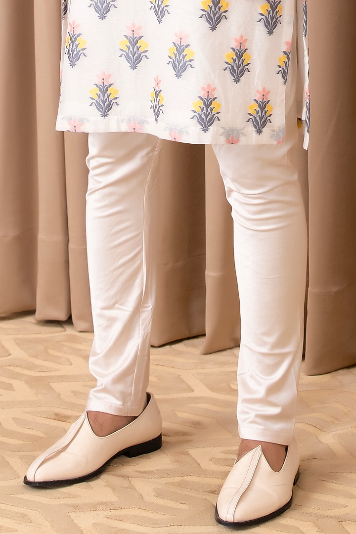 Ivory Cotton Silk Motif Phulkari Embroidered Kurta Set by Ankit V Kapoor at Pernia's Pop Up Shop