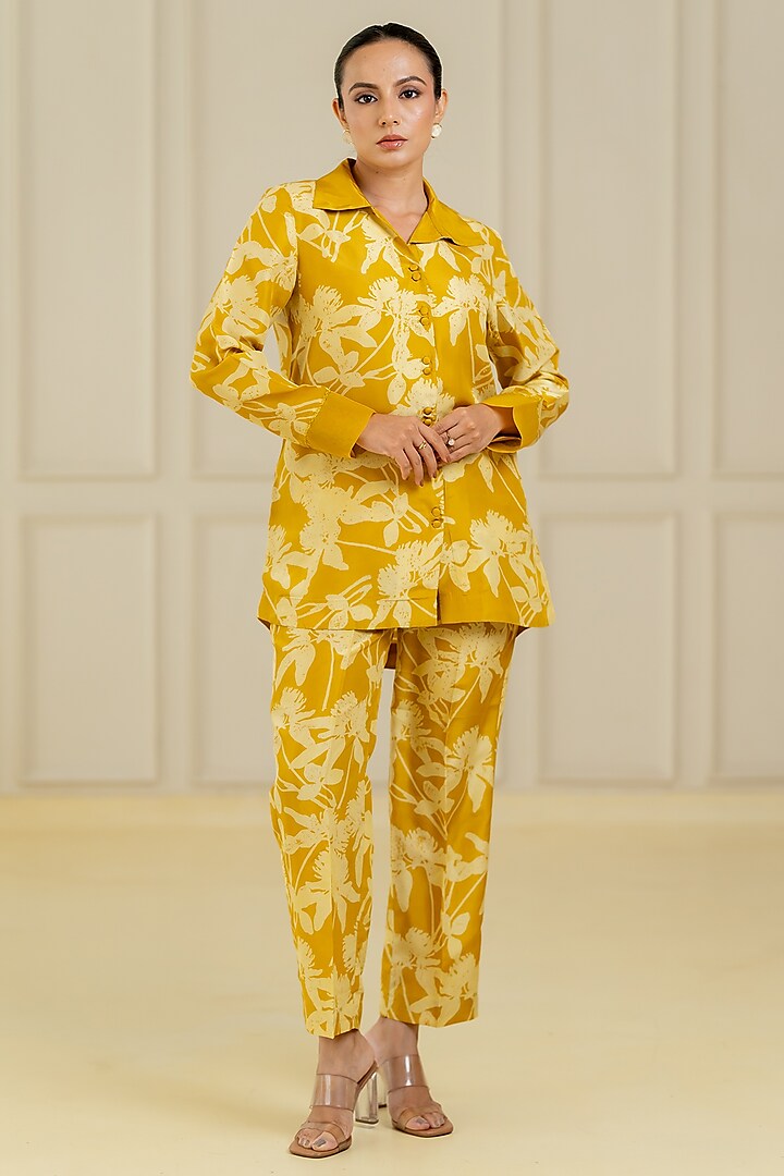 Yellow Dupion Silk Co-Ord Set by Avni Bhuva at Pernia's Pop Up Shop