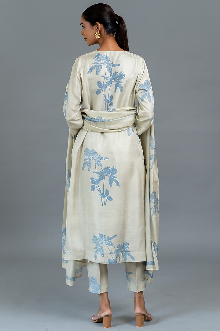 Ivory Dupion Silk Kurta Set by Avni Bhuva at Pernia's Pop Up Shop